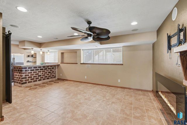 4612 S Wilson Ave Avenue, Sioux Falls, SD 57106