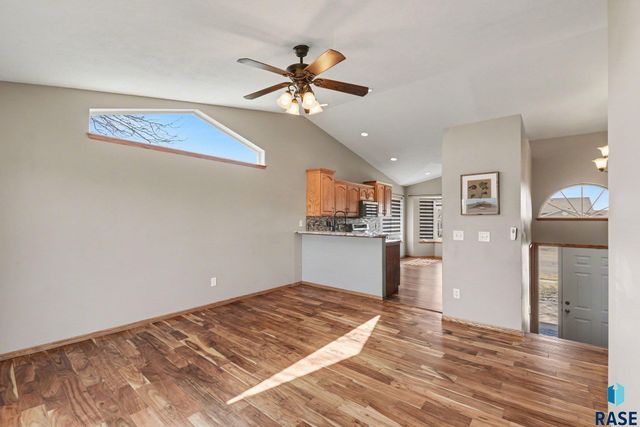 4612 S Wilson Ave Avenue, Sioux Falls, SD 57106