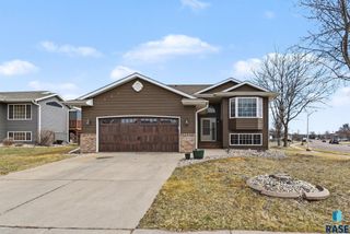 4612 S Wilson Ave Avenue, Sioux Falls, SD 57106