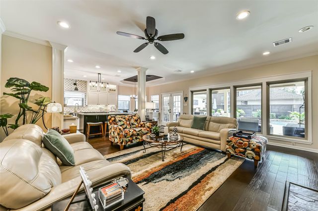 1719 Fairoaks Street, El Lago, TX 77586