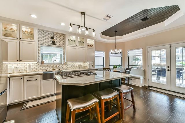 1719 Fairoaks Street, El Lago, TX 77586