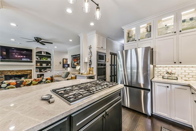 1719 Fairoaks Street, El Lago, TX 77586