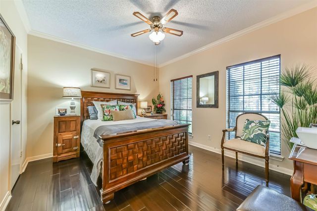 1719 Fairoaks Street, El Lago, TX 77586
