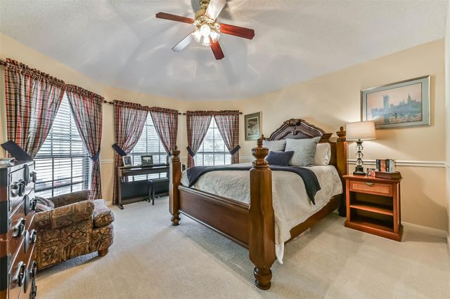 1719 Fairoaks Street, El Lago, TX 77586