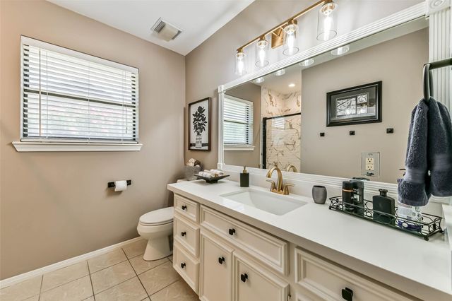 1719 Fairoaks Street, El Lago, TX 77586