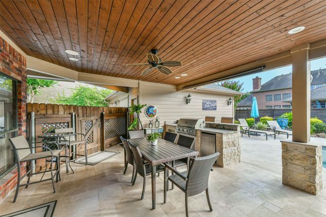 1719 Fairoaks Street, El Lago, TX 77586