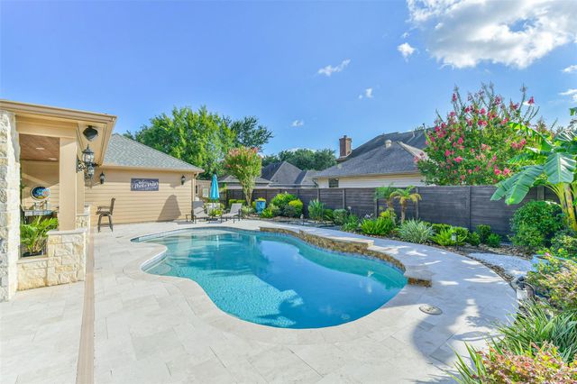 1719 Fairoaks Street, El Lago, TX 77586