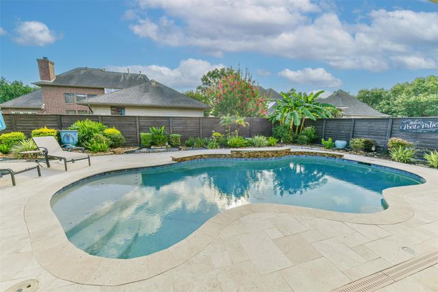 1719 Fairoaks Street, El Lago, TX 77586