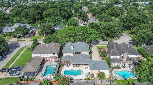 1719 Fairoaks Street, El Lago, TX 77586