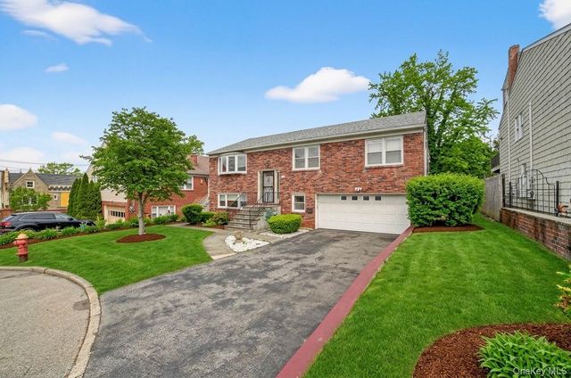16 Patti Lane, Yonkers, NY 10701