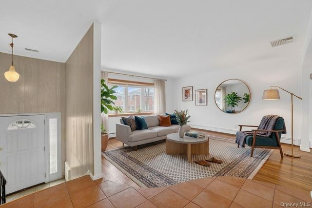 16 Patti Lane, Yonkers, NY 10701