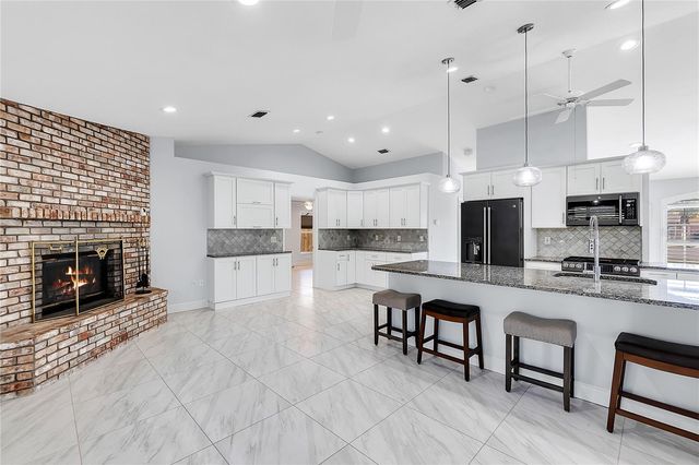 911 WEE BURN PLACE, Sarasota, FL 34243