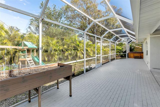 911 WEE BURN PLACE, Sarasota, FL 34243