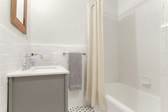 4132 Pershing Avenue, Fort Worth, TX 76107