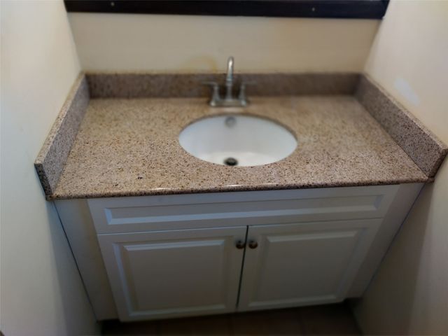 202 SW Cindy Lane, Burleson, TX 76028