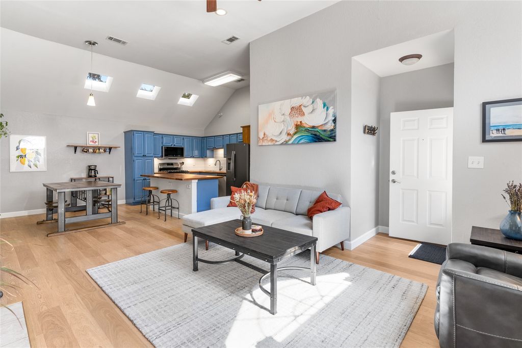 2032 Mallard Drive, Lewisville, TX 75077