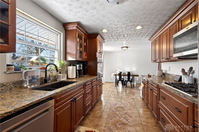 6324 Larcomb Drive, Dayton, OH 45424