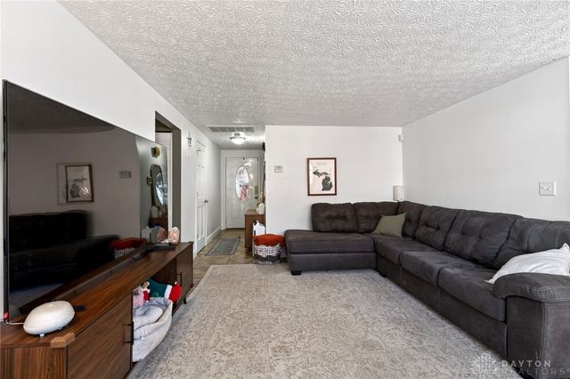 6324 Larcomb Drive, Dayton, OH 45424