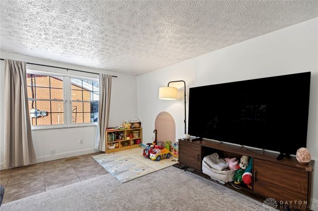 6324 Larcomb Drive, Dayton, OH 45424