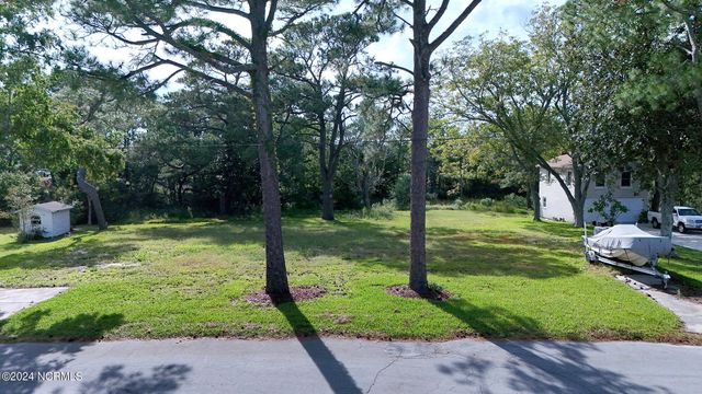 104 Chestnut Drive, Beaufort, NC 28516