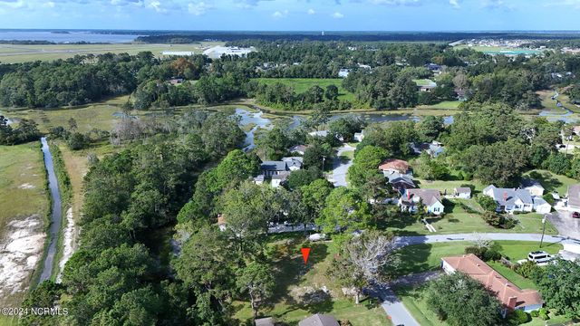 104 Chestnut Drive, Beaufort, NC 28516
