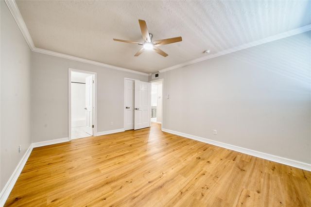 3224 Timmons Lane 157, Houston, TX 77027