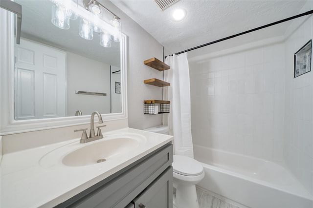 3224 Timmons Lane 157, Houston, TX 77027