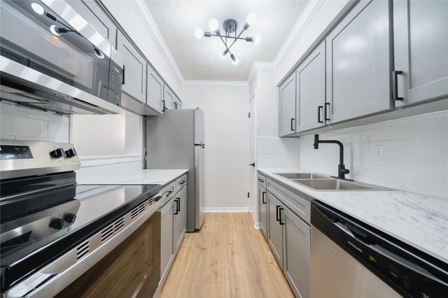 3224 Timmons Lane 157, Houston, TX 77027