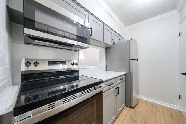 3224 Timmons Lane 157, Houston, TX 77027