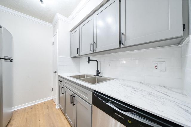 3224 Timmons Lane 157, Houston, TX 77027