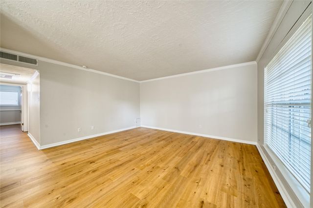 3224 Timmons Lane 157, Houston, TX 77027