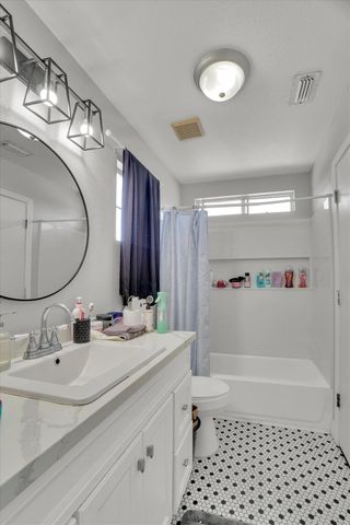 5210 Calvine Rd, Sacramento, CA 95823