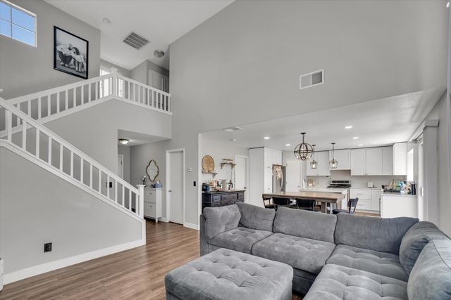 5210 Calvine Rd, Sacramento, CA 95823