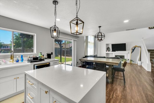 5210 Calvine Rd, Sacramento, CA 95823