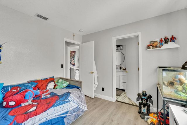 5210 Calvine Rd, Sacramento, CA 95823