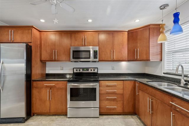 139 BLUFF VIEW DRIVE 110, Belleair Bluffs, FL 33770
