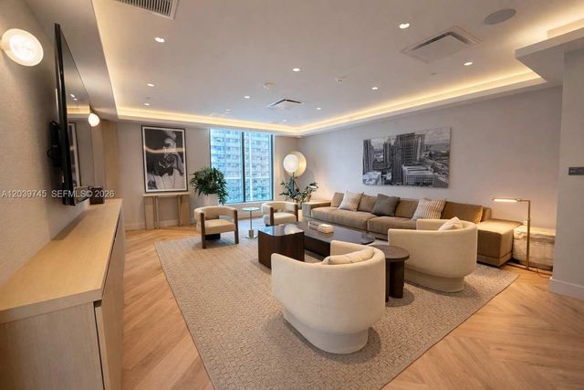 121 NE 5th St 3006, Miami, FL 33132