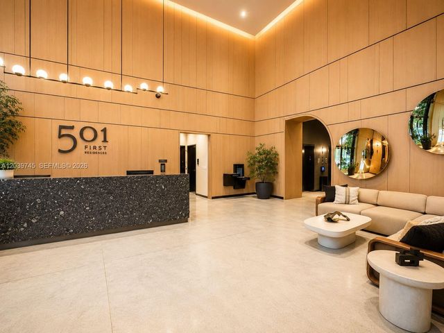 121 NE 5th St 3006, Miami, FL 33132