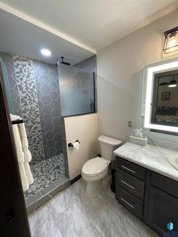 4013 Home Plate Ave, Sioux Falls, SD 57110