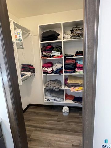 4013 Home Plate Ave, Sioux Falls, SD 57110