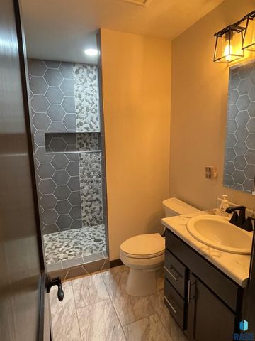 4013 Home Plate Ave, Sioux Falls, SD 57110