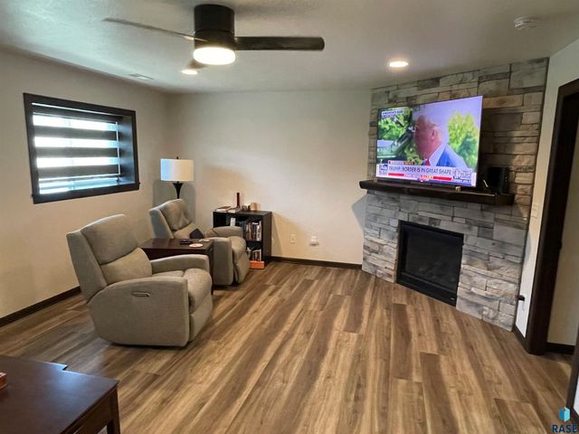 4013 Home Plate Ave, Sioux Falls, SD 57110