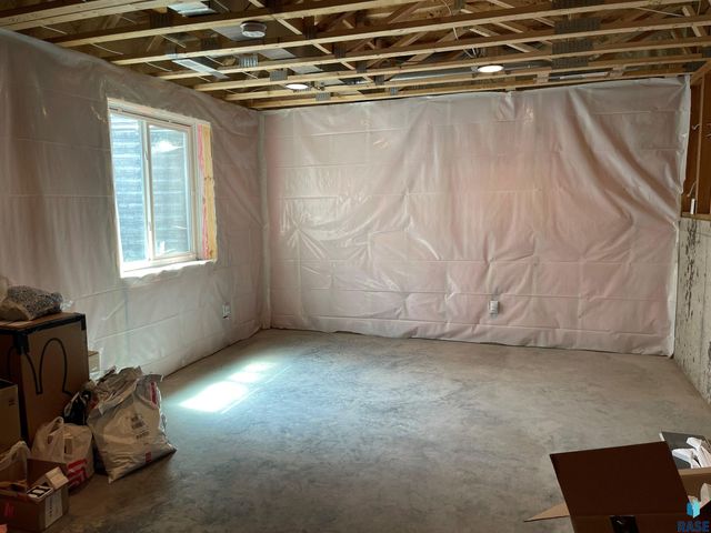 4013 Home Plate Ave, Sioux Falls, SD 57110