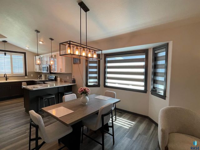 4013 Home Plate Ave, Sioux Falls, SD 57110