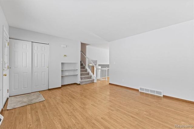 566 Eastridge Drive, Ortonville, MI 48462