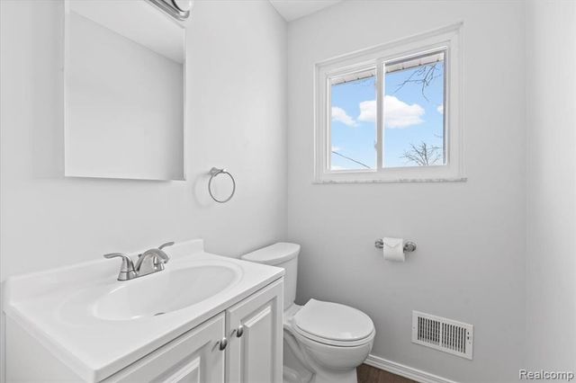 566 Eastridge Drive, Ortonville, MI 48462