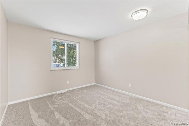 566 Eastridge Drive, Ortonville, MI 48462