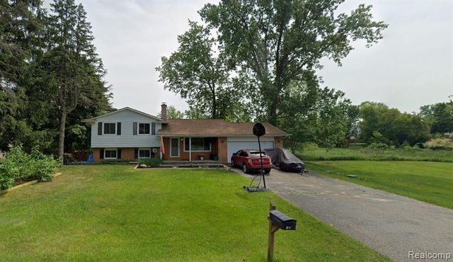 566 Eastridge Drive, Ortonville, MI 48462