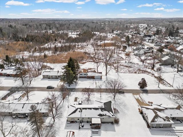 566 Eastridge Drive, Ortonville, MI 48462