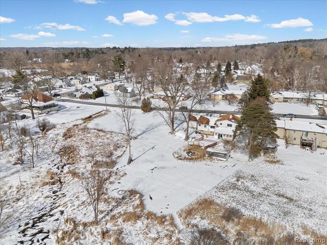 566 Eastridge Drive, Ortonville, MI 48462